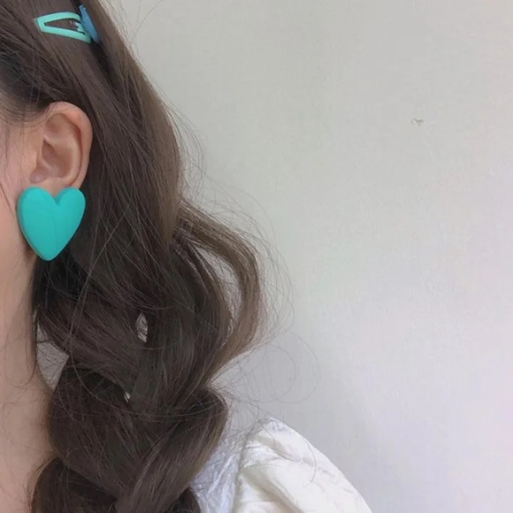 Retro Funky Oversized Turquoise Heart Earrings Teal New - Picture 3 of 4